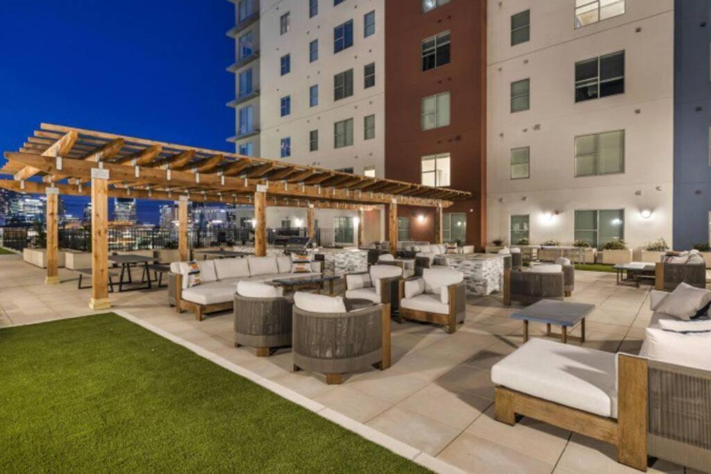 Beverly Hills Suite Penthouse The Gulch Nashville Buitenkant foto
